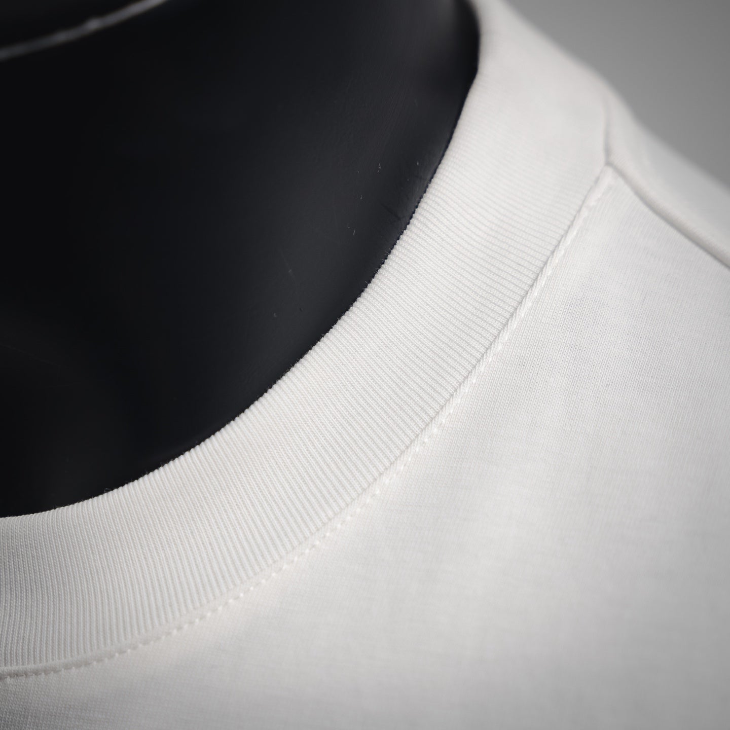 1V 2025ss shield T-shirt