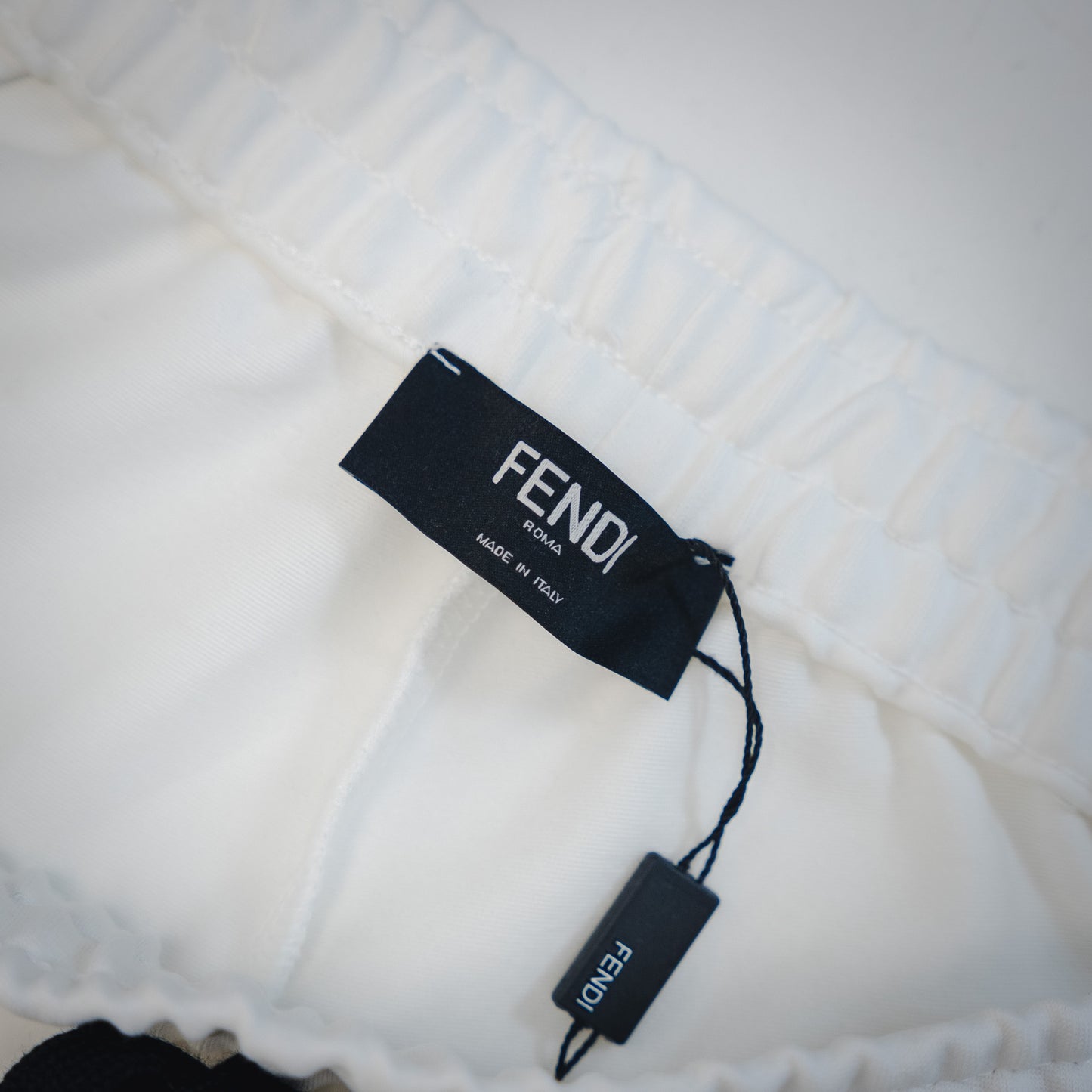 F Kurze Hosen 