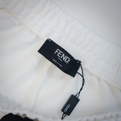 F Kurze Hosen 